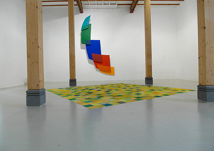 Susanne Lyner, Farbwandern 5, insitu in der Galerie Hoffmann, Ossenheimer Mühle, gelbgrün über rotblau, 410 x 410 cm, Acryl gespritzt in der Galerie Hoffmann, Friedberg Susanne Lyner, Farbwandern 5, insitu in der Galerie Hoffmann, Ossenheimer Mühle, gelbgrün über rotblau, 410 x 410 cm, Acryl gespritzt in der Galerie Hoffmann, Friedberg