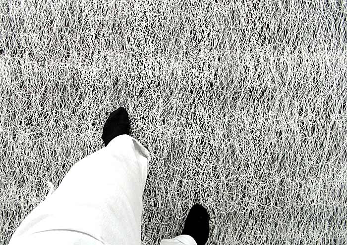 GRüNDELN, eine begehbare Bodeninstallation von Susanne Lyner, Basel GRüNDELN, eine begehbare Bodeninstallation von Susanne Lyner, Basel