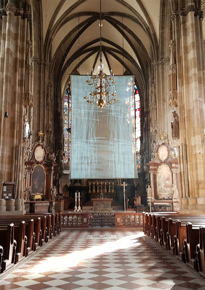 Verhüllungenim Stephansdom Wien, ein virtuelles Fastentuch in Zusammenarbeit mit Victoria Coeln, Wien Verhüllungenim Stephansdom Wien, ein virtuelles Fastentuch in Zusammenarbeit mit Victoria Coeln, Wien